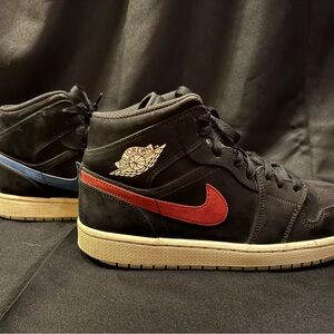 Air Jordan 1 Mid Multicolor Swoosh RARE / 9.5